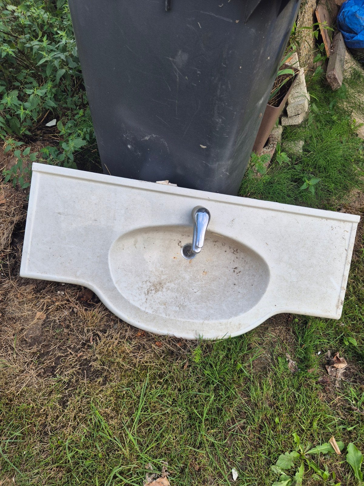 Wastafel met kraan - Gebruikt, Doe-het-zelf en Verbouw, Sanitair, Ophalen, Gebruikt, Steen, Wastafel