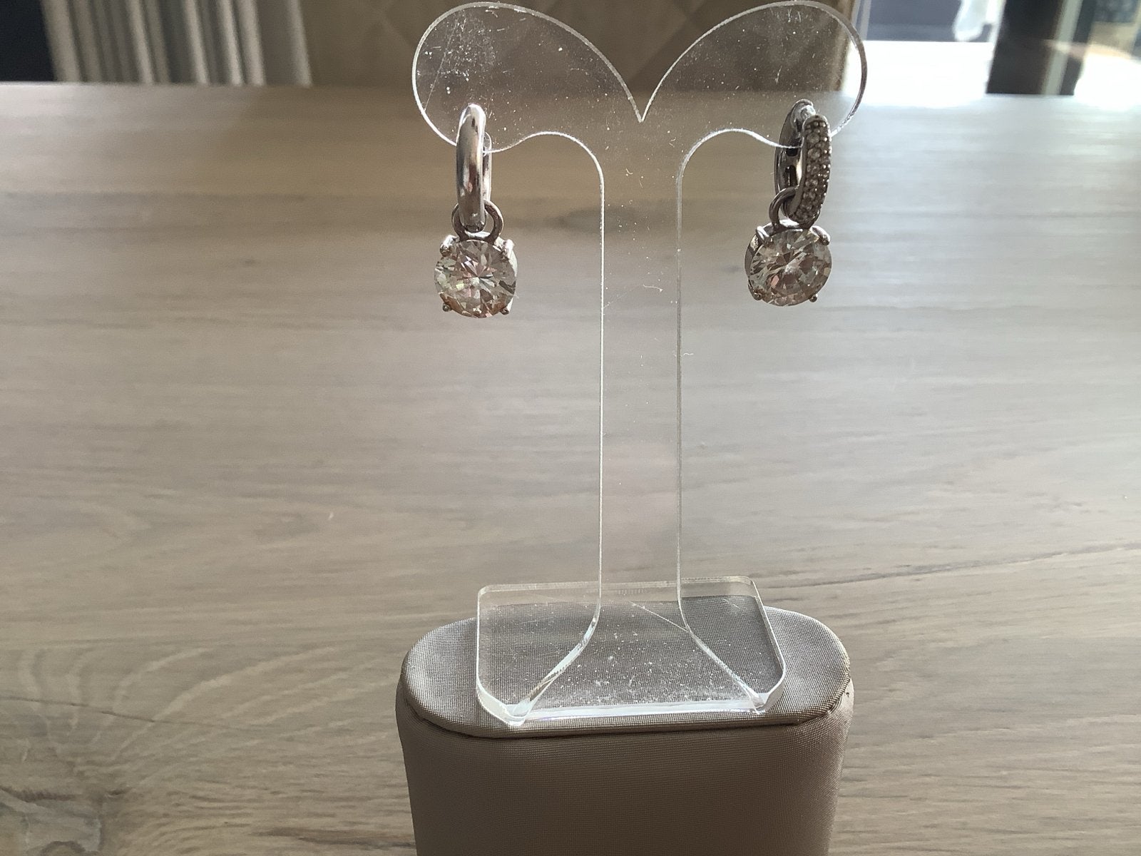 Tisento creolen met hangers en zirkonia, Met kristal, Hangers, Ophalen of Verzenden, Zo goed als nieuw