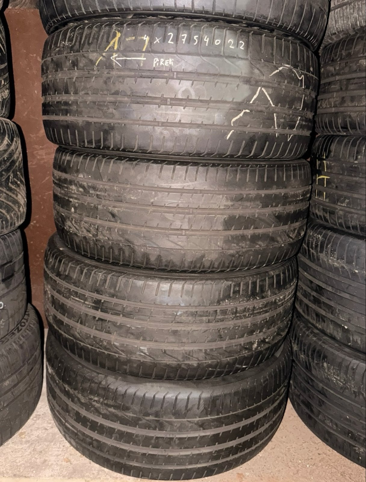 Pirelli mooie set banden 275/40 R22 - 4 stuks + 2 stuks PNCS, Gebruikt, 275 mm, Ophalen of Verzenden, Band(en)