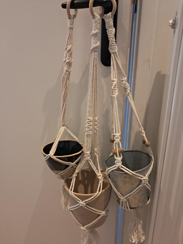 3 plantenhangers met macramé, Ophalen