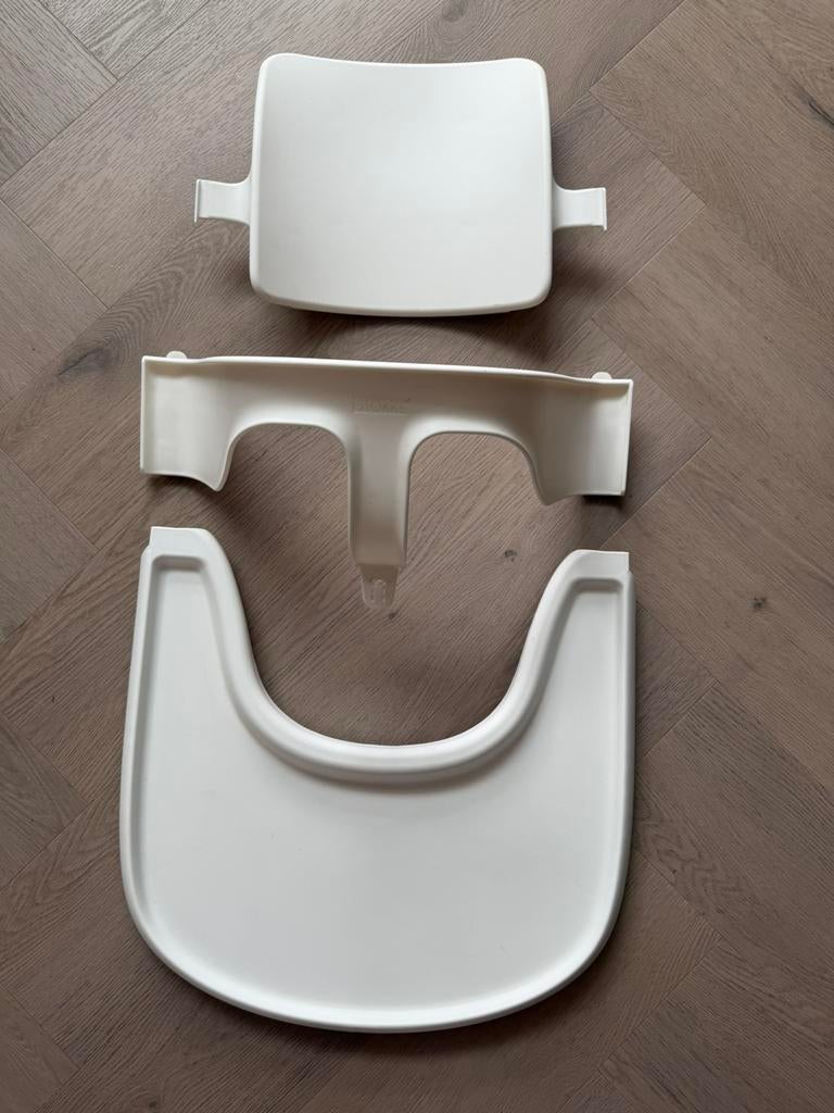 Stokke Tripp Trapp babyset stoelverkleiner +tray/eetdienblad, Kinderen en Baby's, Kinderstoelen, Ophalen, Zo goed als nieuw, Meegroeistoel