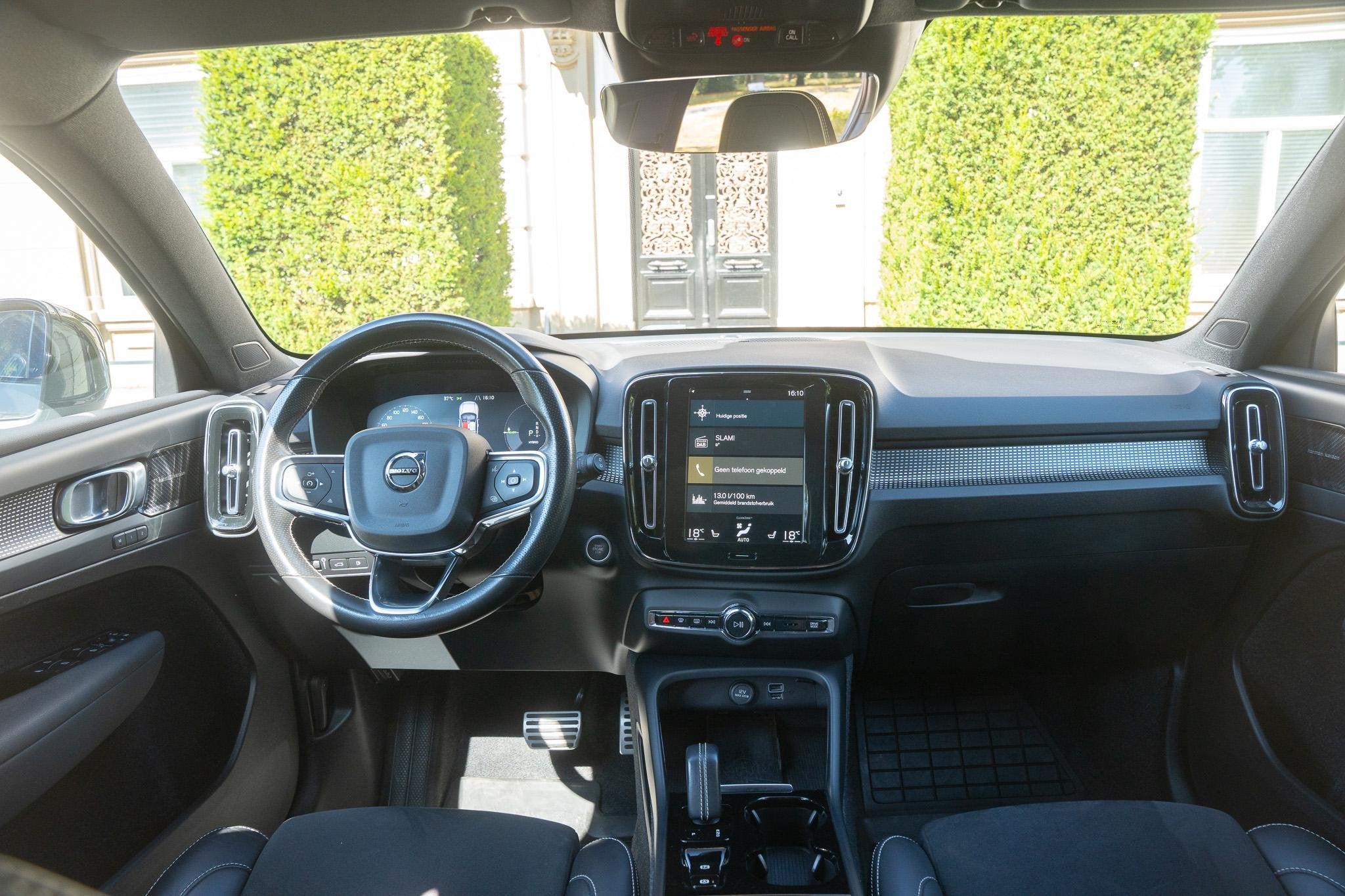 Volvo XC40 1.5 T5 Recharge R-Design TREKHAAK | H&K | MEMORY, Euro 6, 1712 kg, Plug-in hybride, Bedrijf