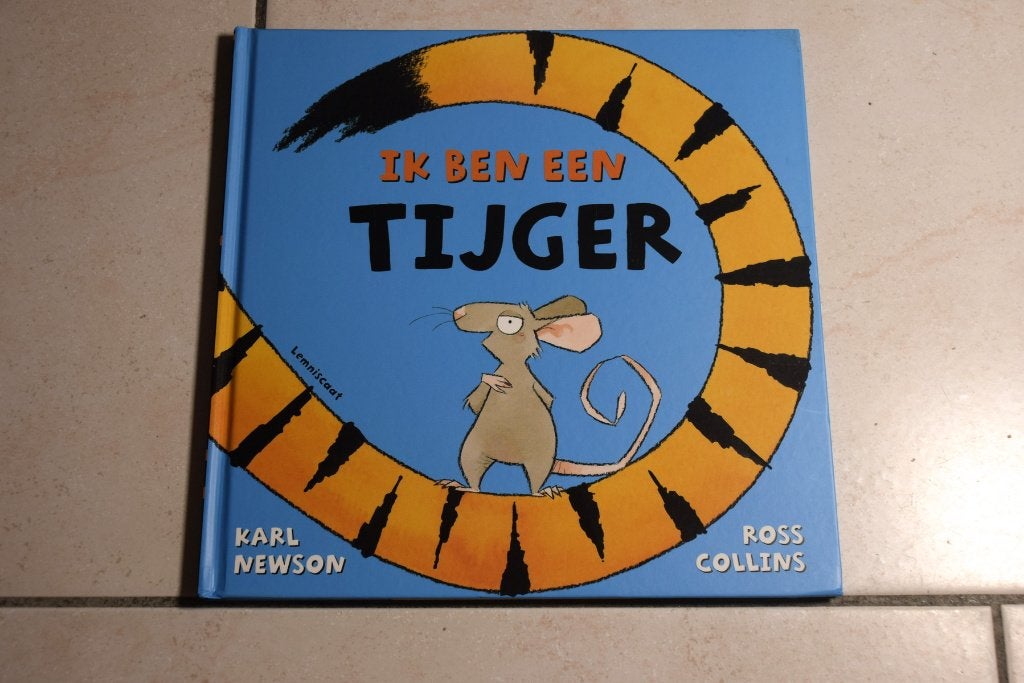 Ik ben een tijger / Karl Newson, Boeken, Ophalen of Verzenden, Zo goed als nieuw, Fictie algemeen, Voorleesboek