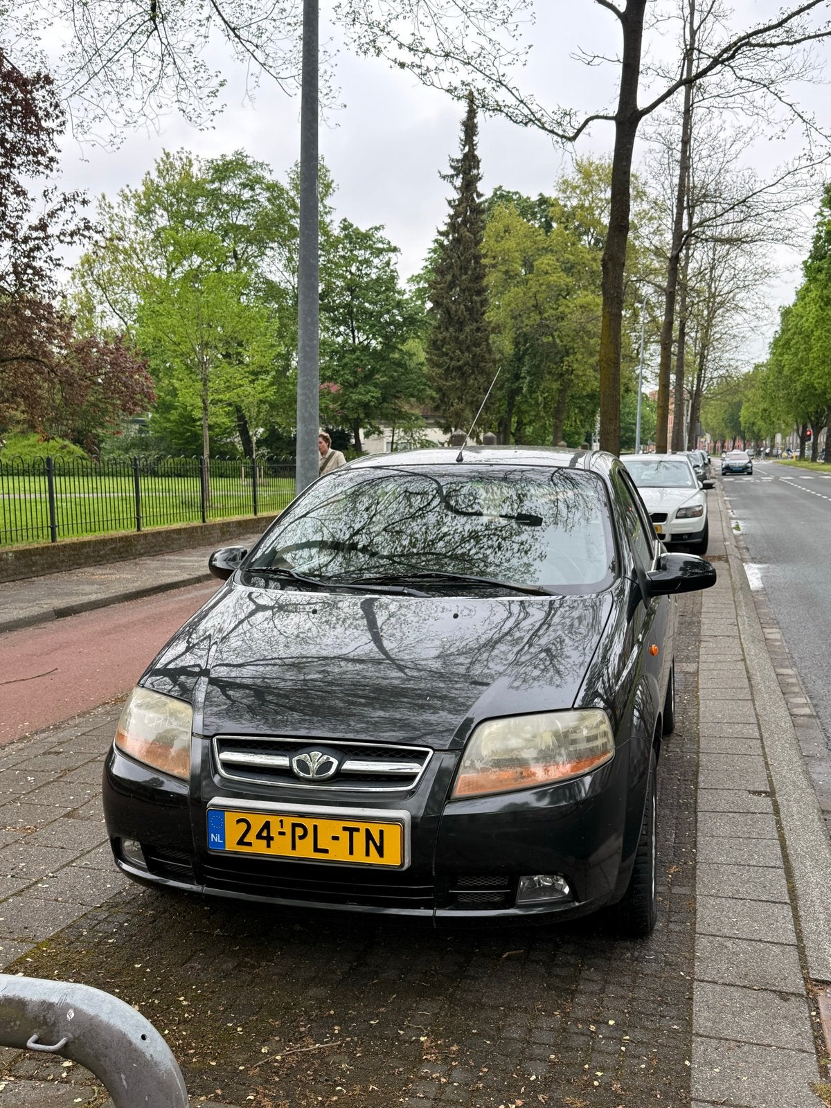 Daewoo Kalos 1.4 16V AUT 2004 Zwart, Auto's, Daewoo, Particulier, Kalos, Benzine, D, Hatchback, Automaat, Origineel Nederlands