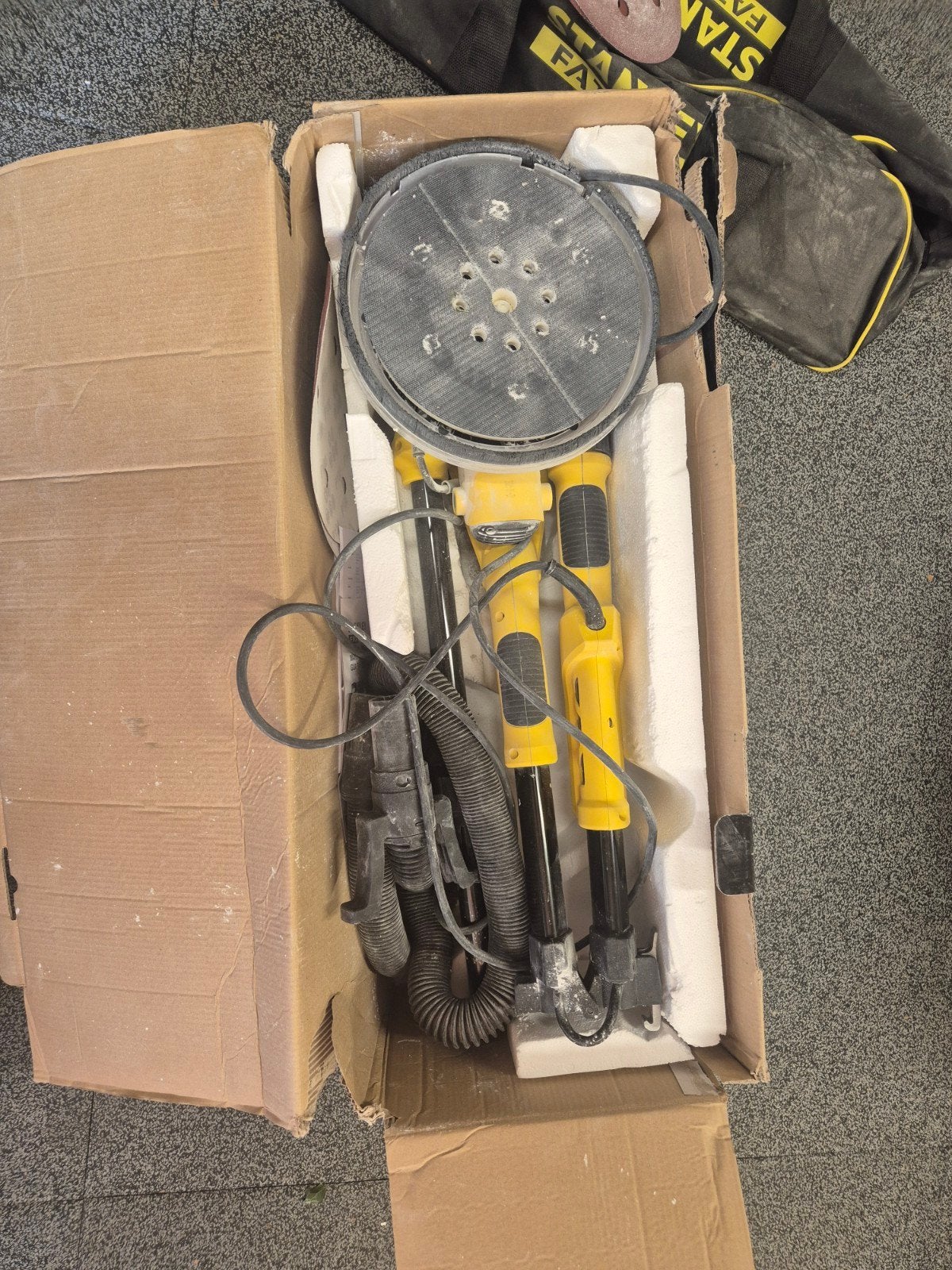 Stanley Fatmax wandschuurmachine/ langnek - Zo goed als nieu, Doe-het-zelf en Verbouw, Gereedschap | Schuurmachines, Ophalen, Zo goed als nieuw