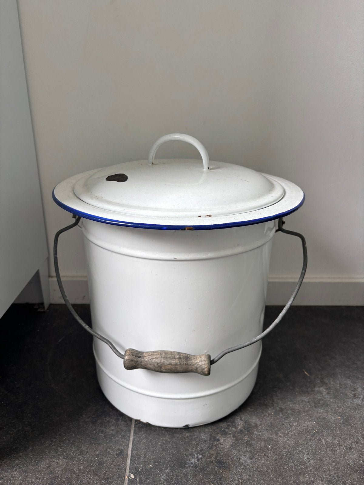 Vintage geëmailleerde emmer met deksel - Wit/Blauw, Ophalen