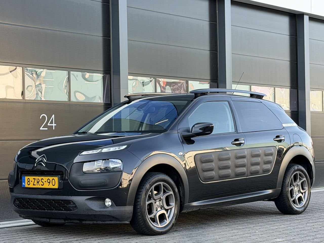 Citroën C4 Cactus 1.6 e-HDi Navi Camera AUTOMAAT (bj 2015), 565 kg, 4 cilinders, 96 €/maand, Zwart