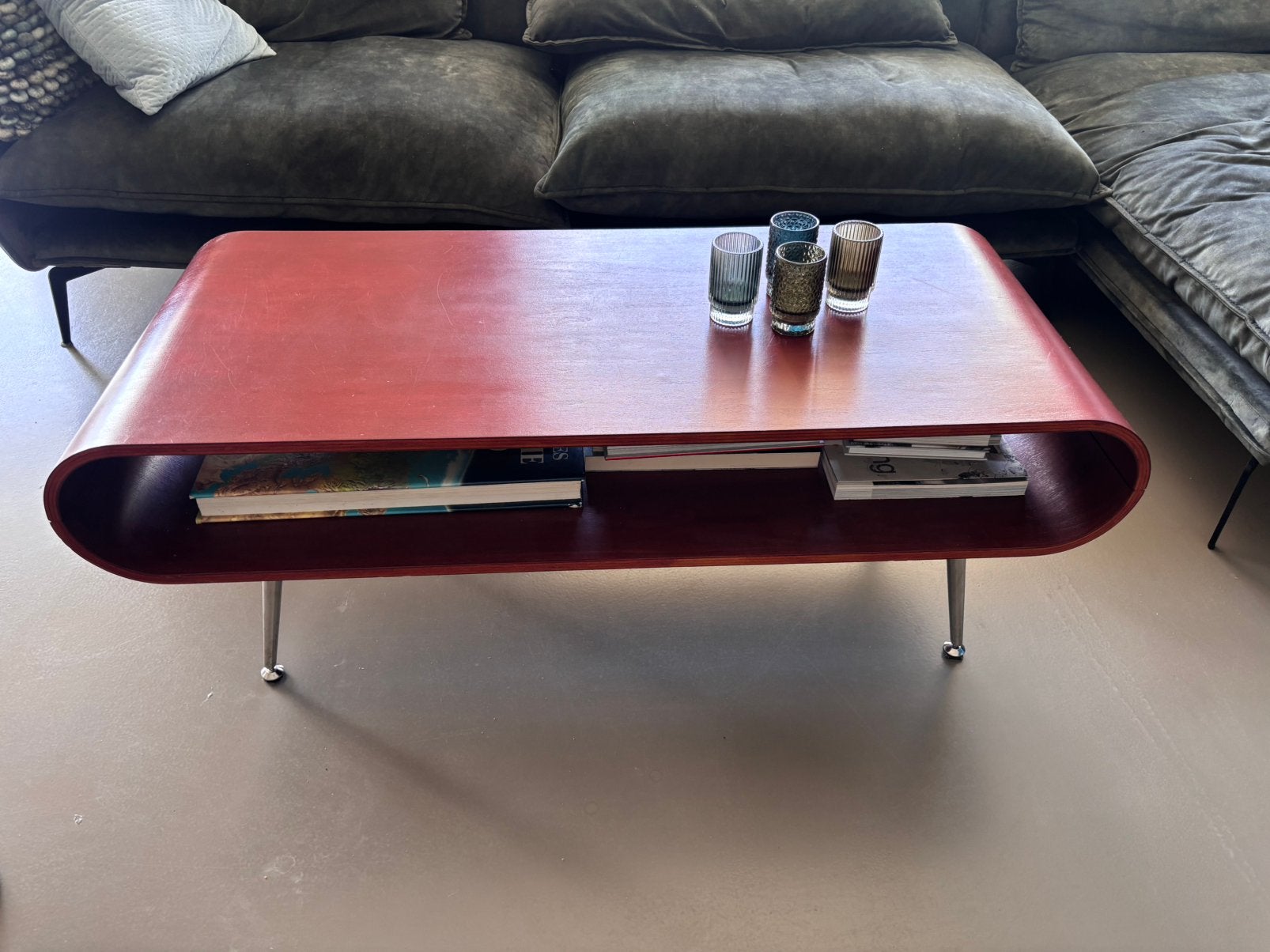Houten Salon Tafel met bergruimte (noten kleur), Ophalen, Gebruikt, 100 tot 150 cm, 50 tot 100 cm