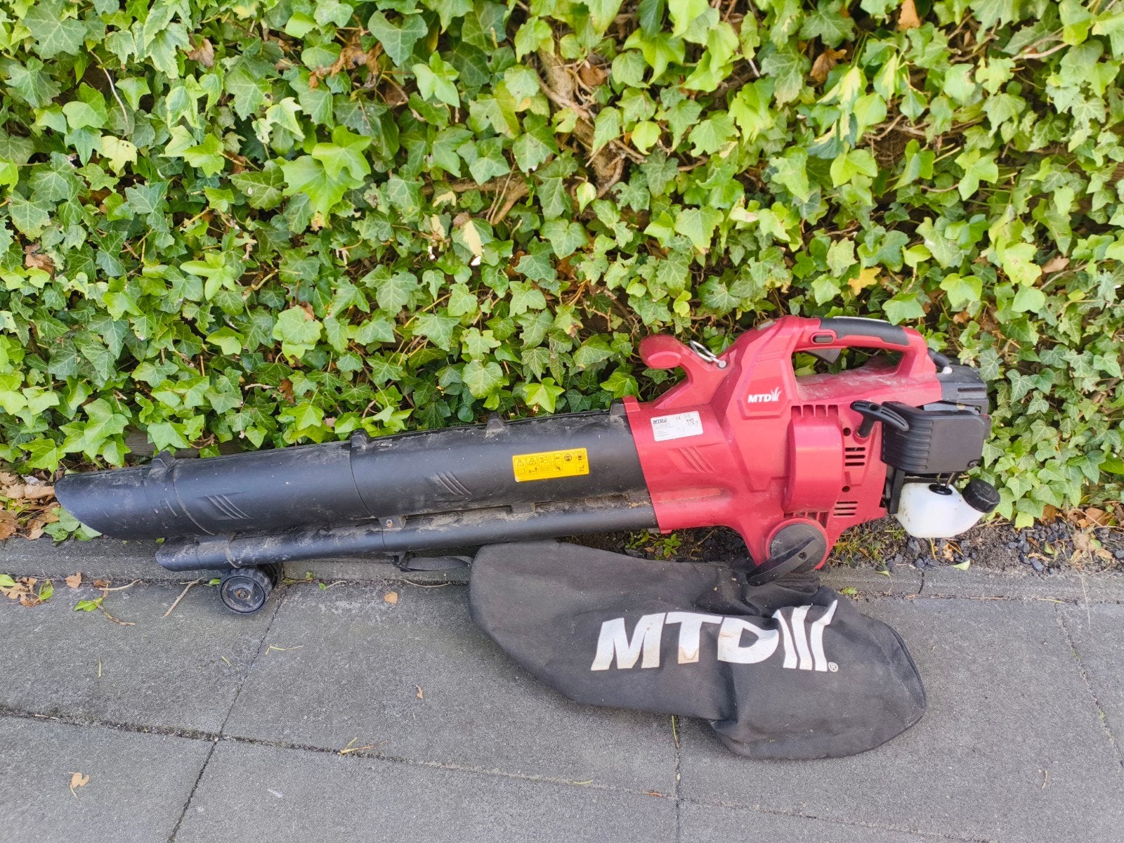 MTD Benzine Bladblazer,  Schuurvondst - Werking Onbekend, Ophalen, Benzine, Gebruikt, MTD