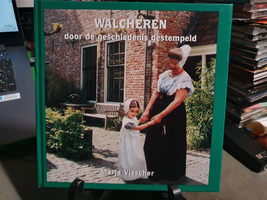 Walcheren door de geschiedenis gestempeld, Ophalen