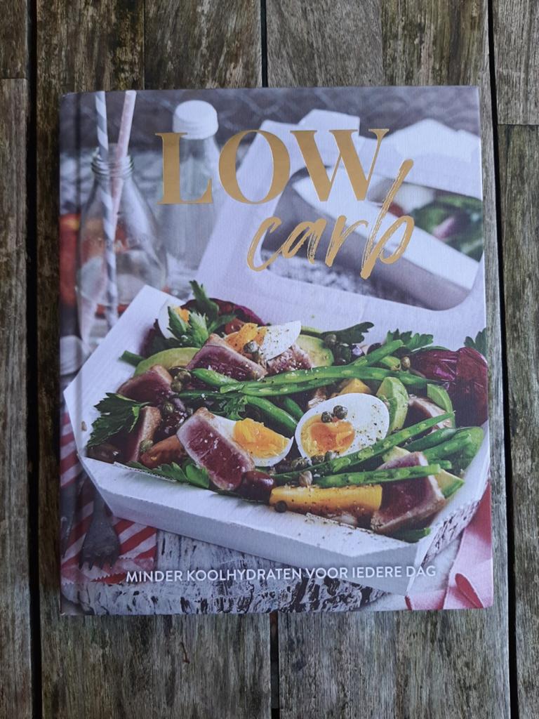 Low carb kookboek lage koolhydraten, Ophalen of Verzenden, Zo goed als nieuw