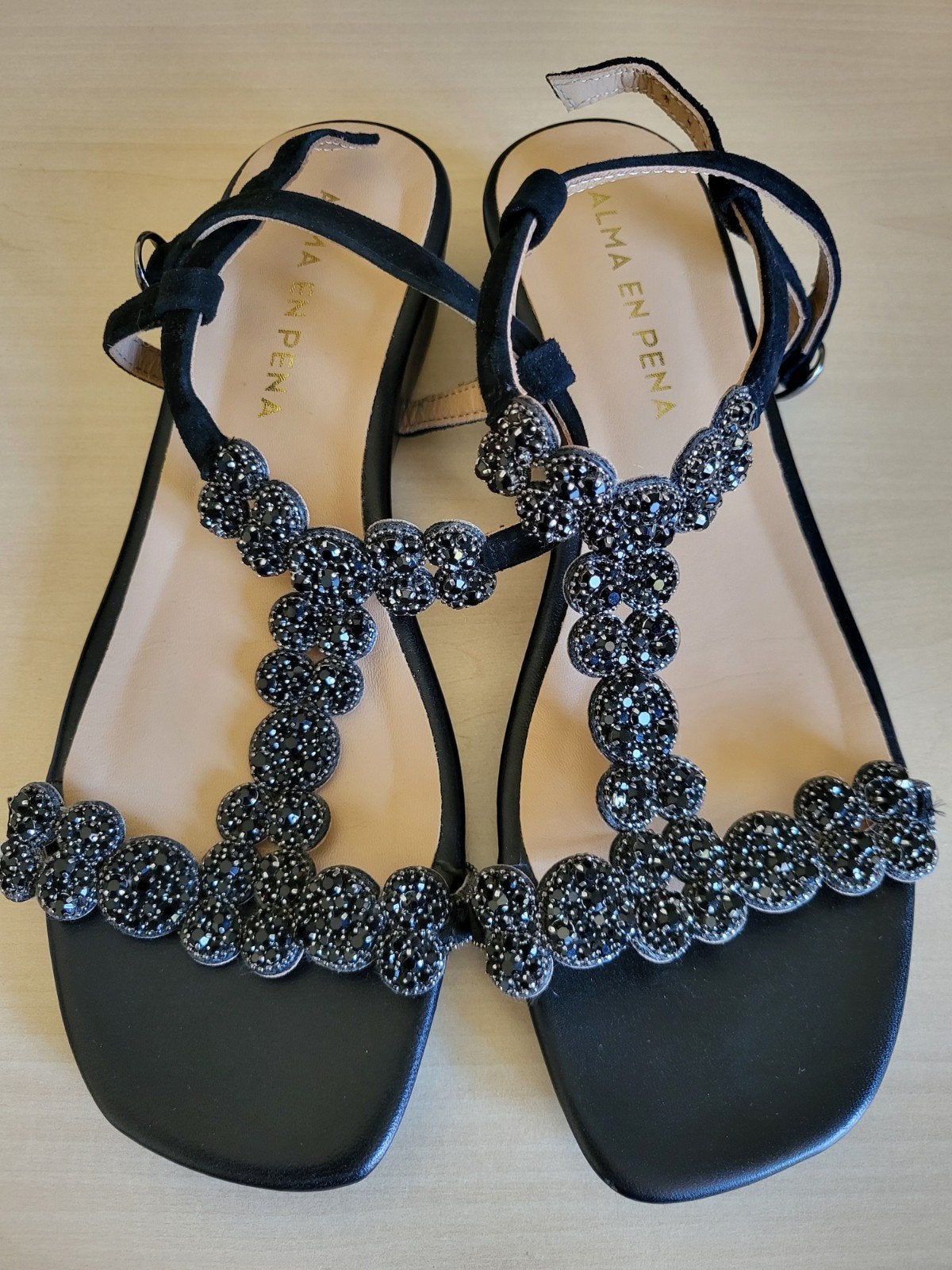 Alma en Pena Sandalen met strass - Maat 42 (Vallen kleiner), Ophalen of Verzenden, Zo goed als nieuw, Zwart, Sandalen of Muiltjes