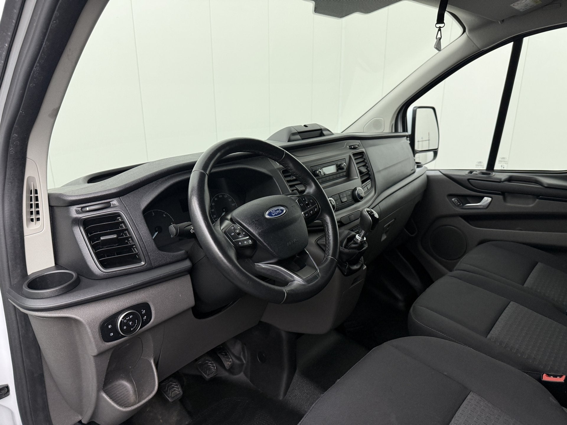 Ford Transit Custom 2.0TDCI Lang Imperiaal | Trekhaak | Airc, Voorwielaandrijving, Dealer onderhouden, Stof, 4 cilinders