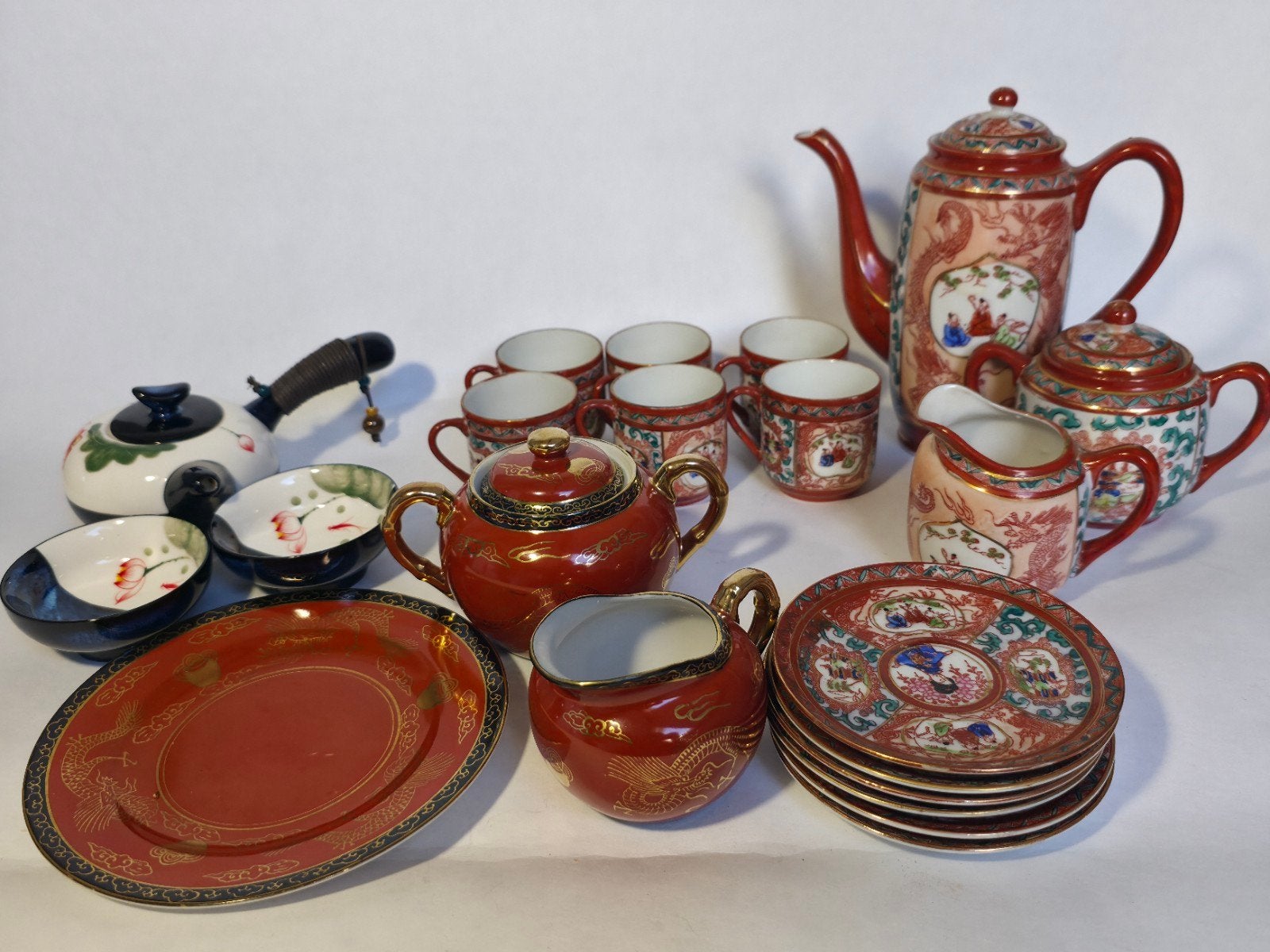 Vintage Japans theeservies met draken en figuren, Antiek en Kunst, Ophalen of Verzenden