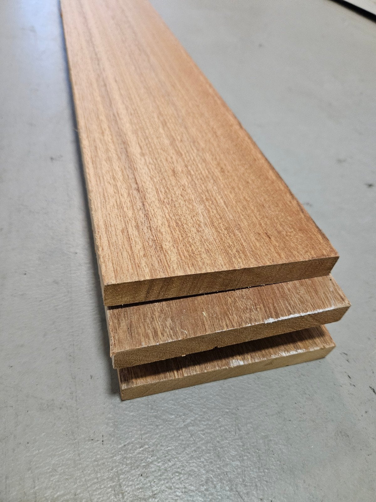 4 x 399cm lengte hardhouten planken, Doe-het-zelf en Verbouw, Hout en Planken, Ophalen, Minder dan 25 mm, Zo goed als nieuw, Plank