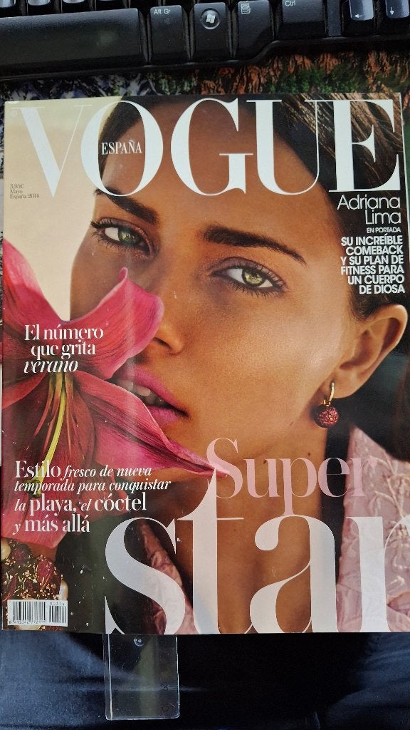 Vogue spanje 2014 mei, Boeken, Ophalen of Verzenden, Zo goed als nieuw, Glossy