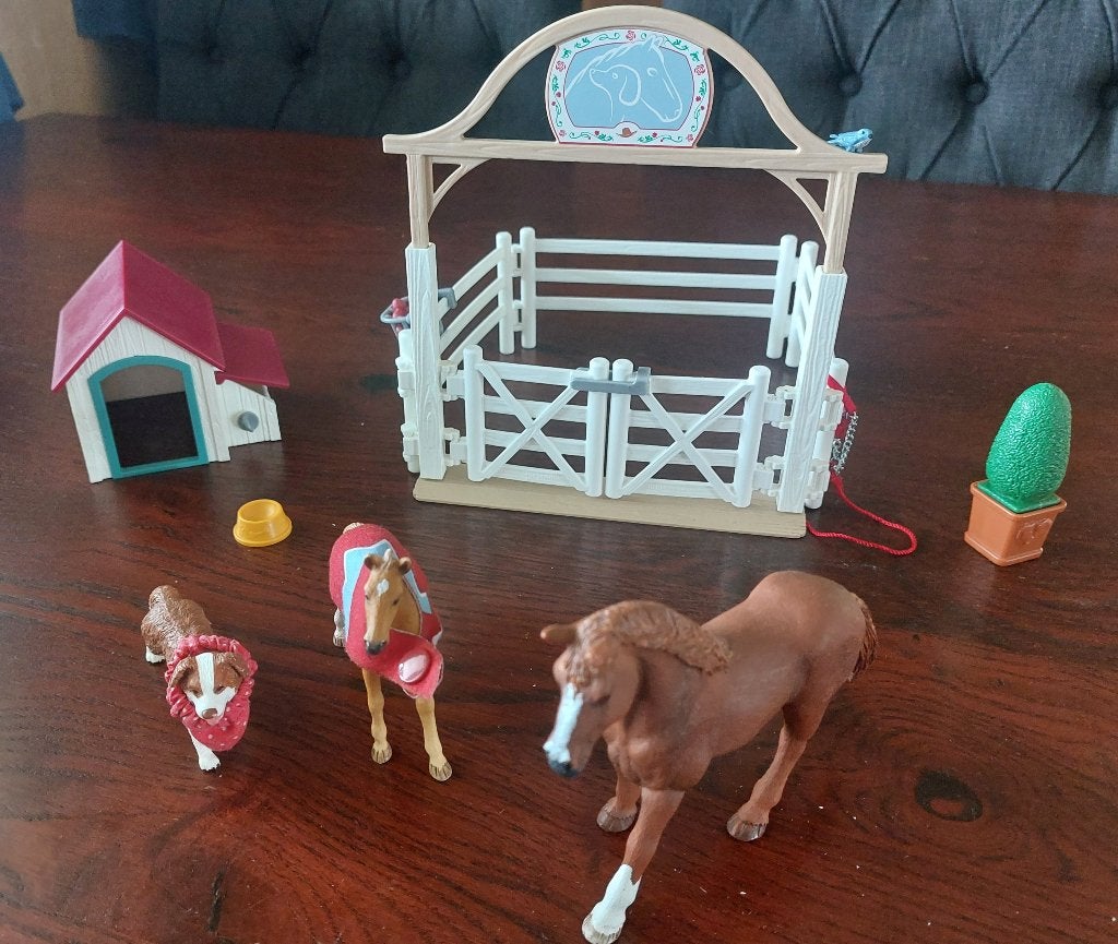 Schleich Hannah's Gastpaarden en Hond Ruby - 42458, Ophalen of Verzenden, Zo goed als nieuw