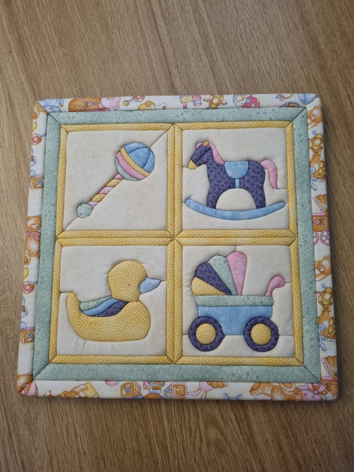 Handgemaakte baby wanddecoratie - Quilt, Meerkleurig, Ophalen of Verzenden, Zo goed als nieuw, Landelijk