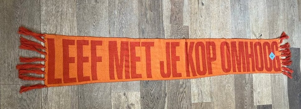 Brouwerij ‘t Ij sjaal 'LEEF MET JE KOP OMHOOG' - nieuw, Ophalen of Verzenden, Zo goed als nieuw, Maat 46/48 (XL) of groter, Sjaal