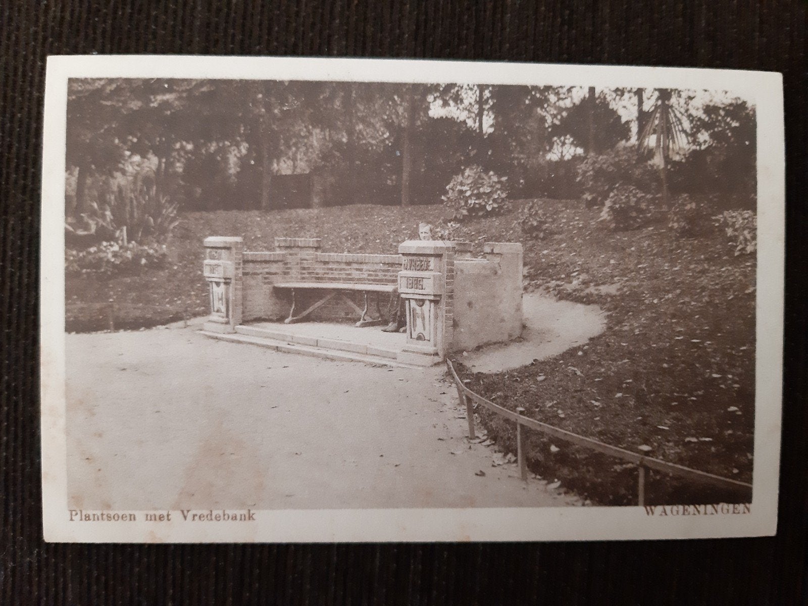 Wageningen plantsoen met vredesbank, Ophalen of Verzenden, Voor 1920, Ongelopen, Gelderland
