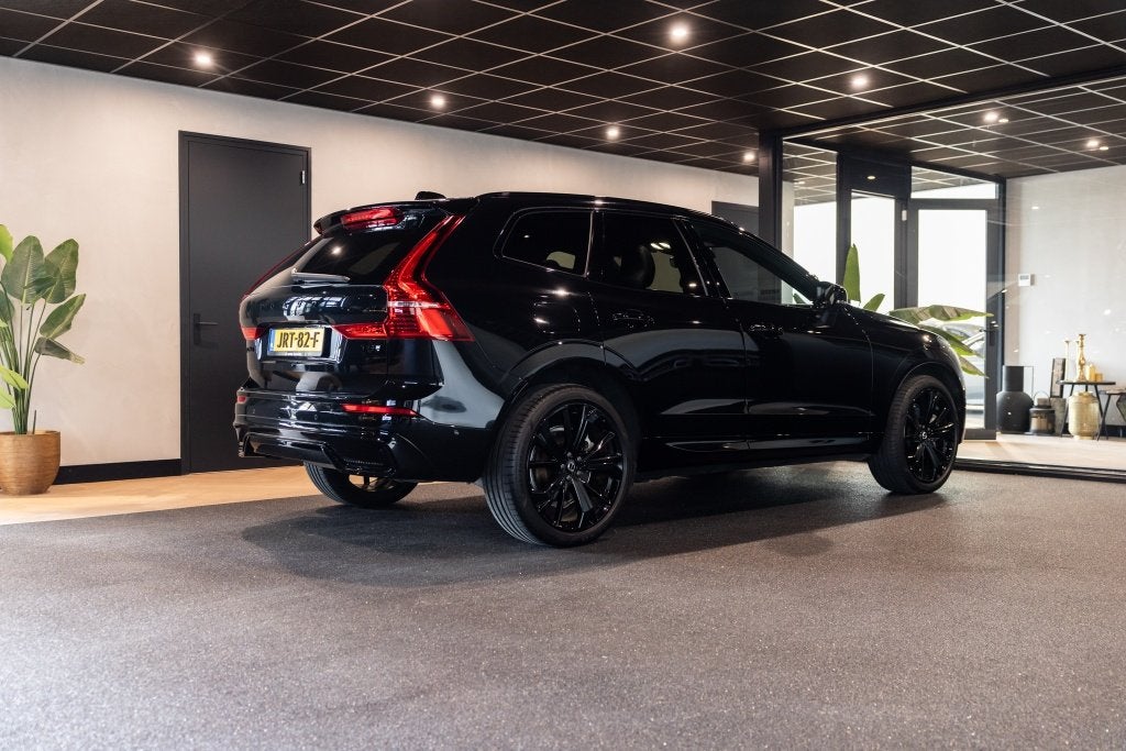 Volvo XC60 T8 Plus Black Edition AWD | H&K | 360 Cam | Pano, 12 maanden, Gebruikt, 4 cilinders, 95 km