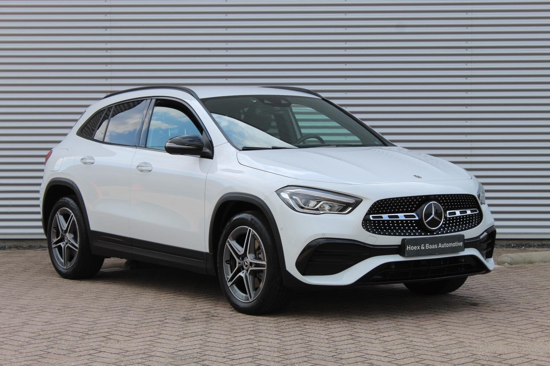 Mercedes GLA-klasse 250 e AMG Line/360 camera/Distronic, 77 km/l, Wit, 218 pk, Bedrijf