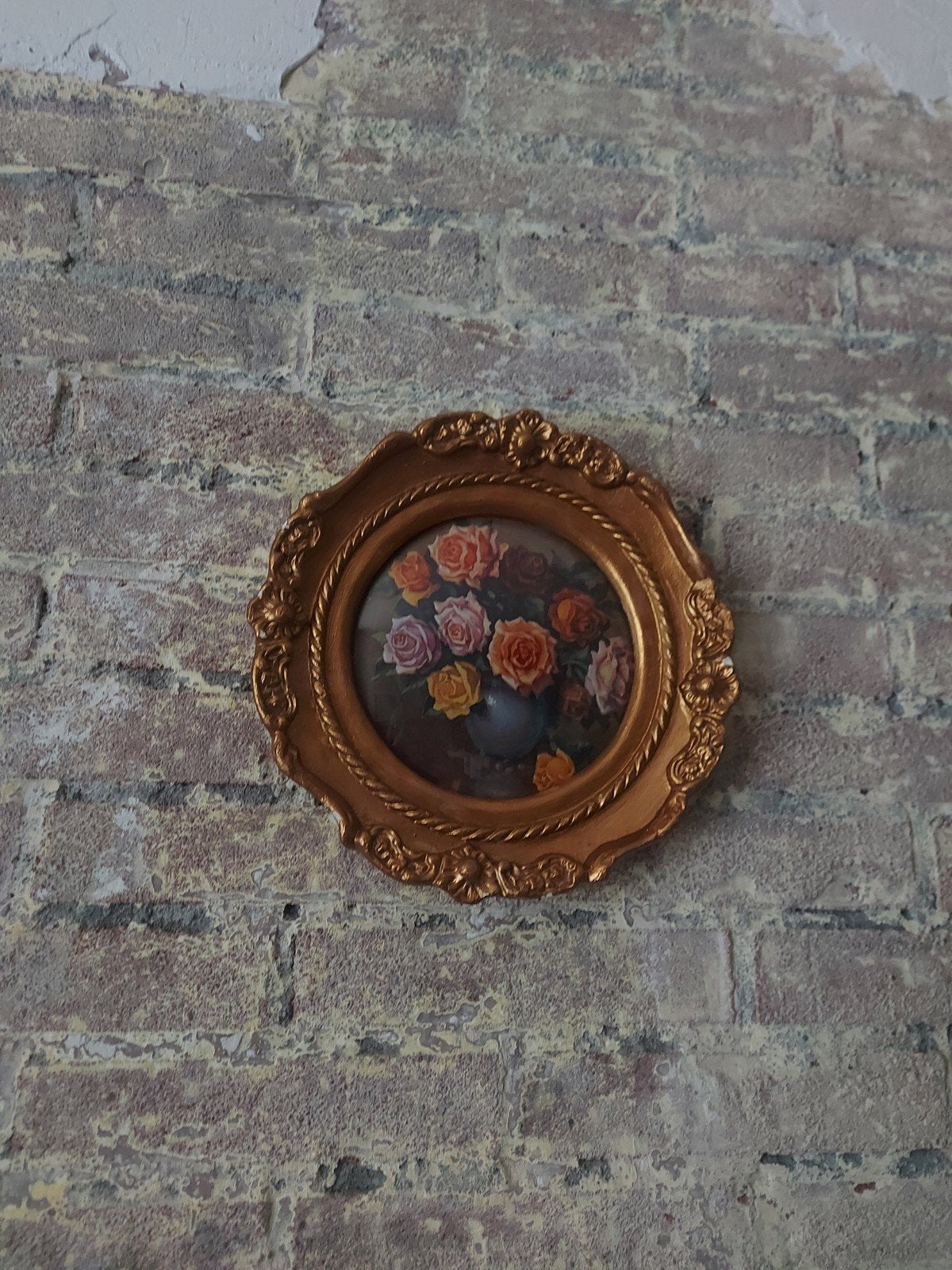 Prachtige goudkleurige gipsen lijst met bloemen prent, Antiek en Kunst, Ophalen of Verzenden