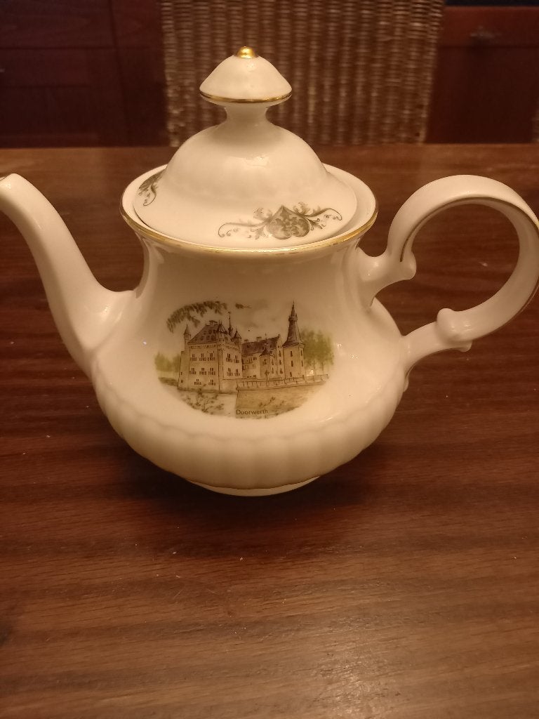 Theepot bavaria duth castles, Ophalen of Verzenden