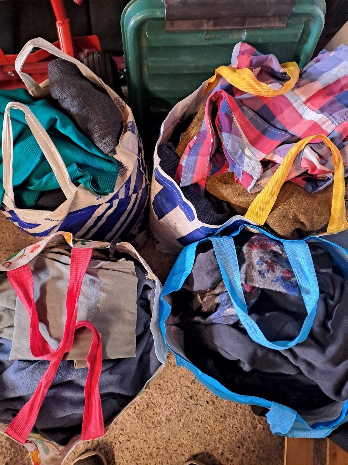 2 big shoppers vol kleding (maatloos), Kleding | Dames, Overige Dameskleding, Diverse merken, Ophalen of Verzenden, Gedragen