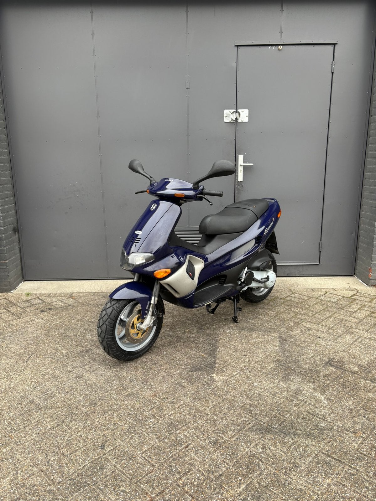 Gilera runner 50cc BROM DARK DREAM TOPSTAAT ORIGINEEL, Fietsen en Brommers, Scooters | Overige merken, Ophalen of Verzenden, Zo goed als nieuw