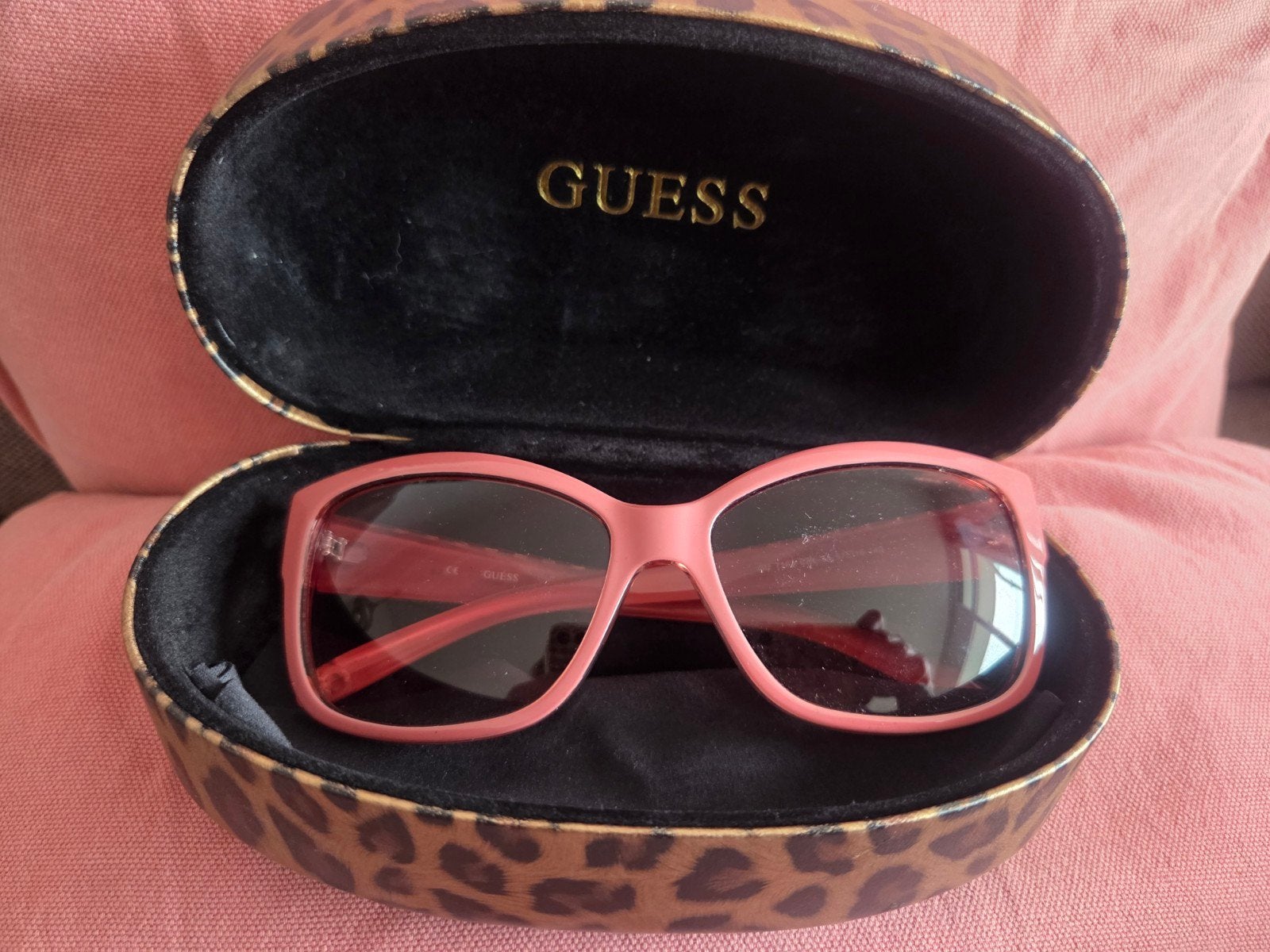 Vintage oversized zonnebril Guess, Ophalen of Verzenden, Rood, Bril, Overige merken