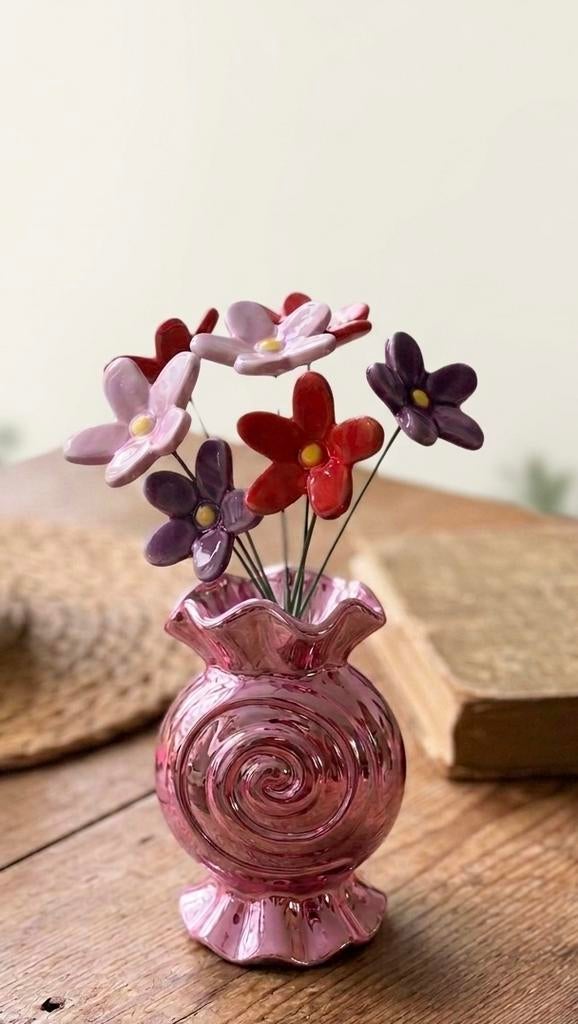 NIEUW ! Superleuke set van vaas met leuke keramieken bloemen, Overige kleuren, Aardewerk of Porselein, Nieuw, Ophalen of Verzenden