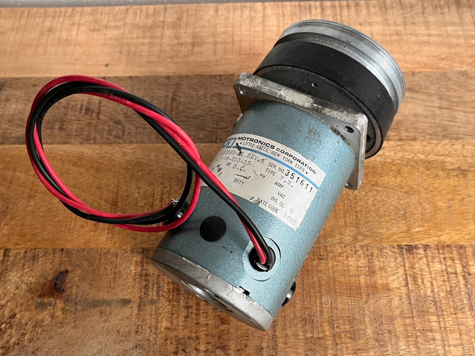 24 volt elektro motor 12,5xcm, Ophalen of Verzenden, Zo goed als nieuw