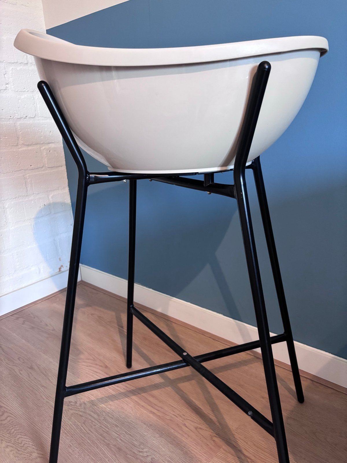 Puck babybadje Oatmeal met stevige badstandaard, Kinderen en Baby's, Overige merken, Ophalen of Verzenden, Zo goed als nieuw, Badje