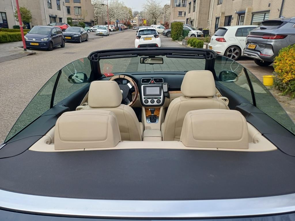 Cabriolet VW EOS 2007 Automaat, leer perfect onderhouden, 4 cilinders, 4 stoelen, Leder, 84 €/maand
