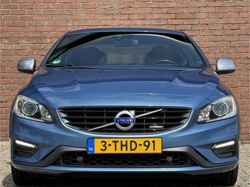 Volvo S60 2.0 T5 R-DESIGN | NL-AUTO! | NAVI! | TREKHAAK!, Auto's, Volvo, Gebruikt, 4 cilinders, 1969 cc, Blauw