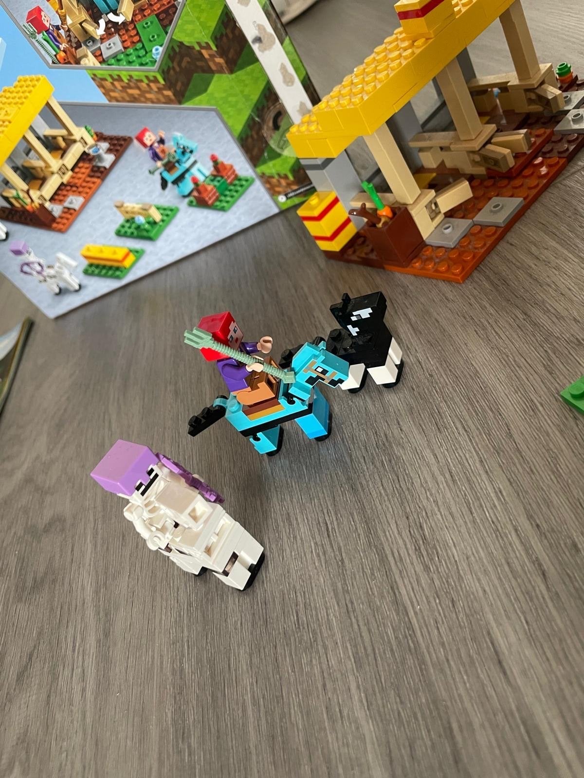 LEGO Minecraft 21171 De Paardenstal - Complete Set, Minecraft, Lego, Ophalen of Verzenden, Zo goed als nieuw