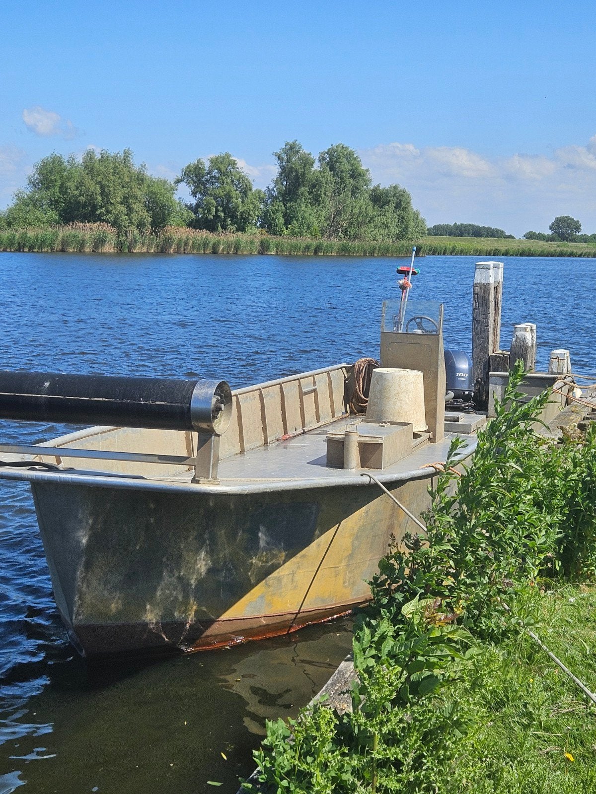 Robuuste aluminium werkboot met buitenboordmotor, Ophalen of Verzenden, Gebruikt, Benzine