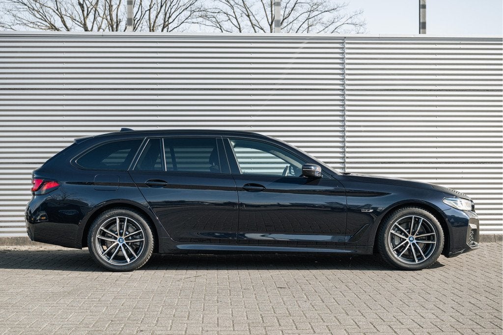 BMW 5 Serie Touring 530e High Executive M Sport Automaat / S, Auto's, BMW, 1998 cc, Gebruikt, 4 cilinders, Met garantie (alle)