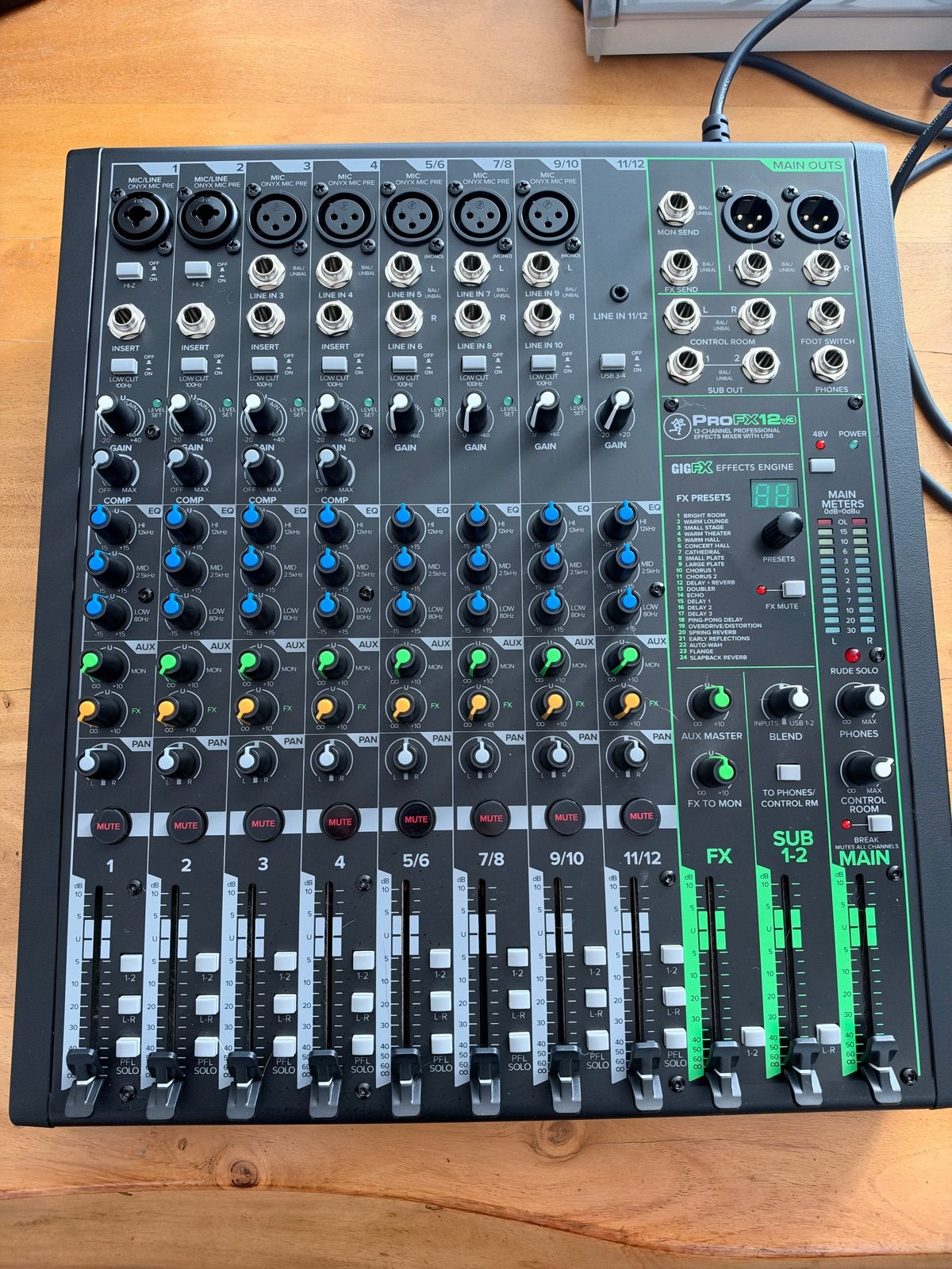 Mackie ProFX12v3 12-kanaals professionele mixer met USB, Muziek en Instrumenten, Ophalen, Zo goed als nieuw, 10 tot 20 kanalen