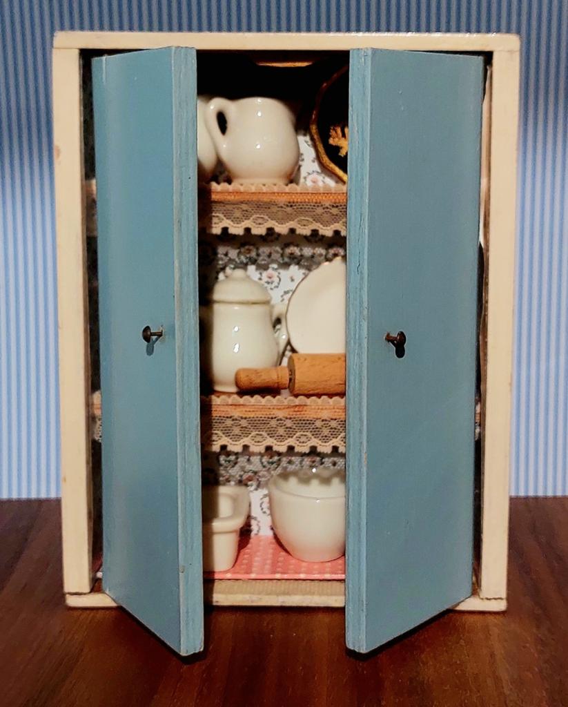 Antiek houten poppenhuis kast + servies vintage retro, Antiek en Kunst, Ophalen of Verzenden