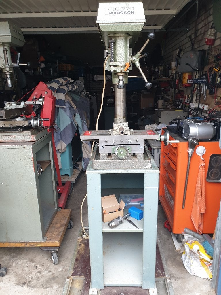 CINCINNATI MILACRON BOOR/FREESMACHINE, Doe-het-zelf en Verbouw, Ophalen, Zo goed als nieuw, Metaaldraaibank