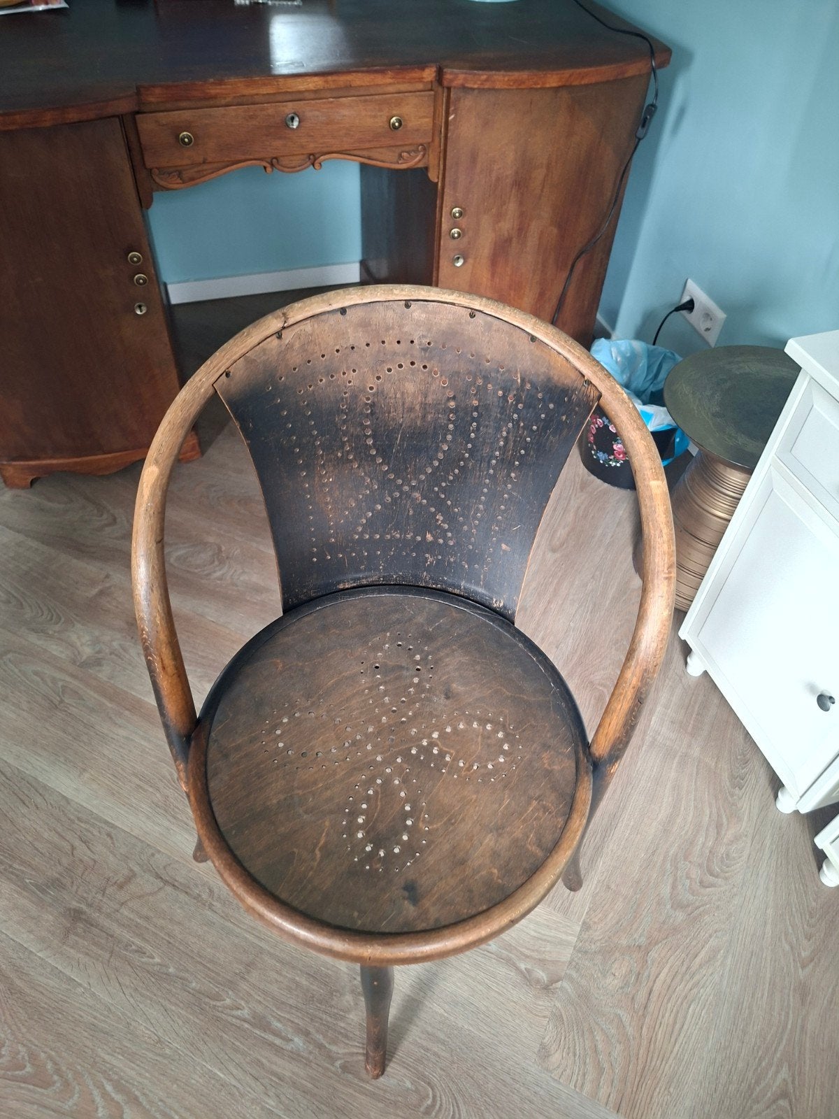 Antieke Thonet stoel, gebogen hout, geperforeerd, Ophalen