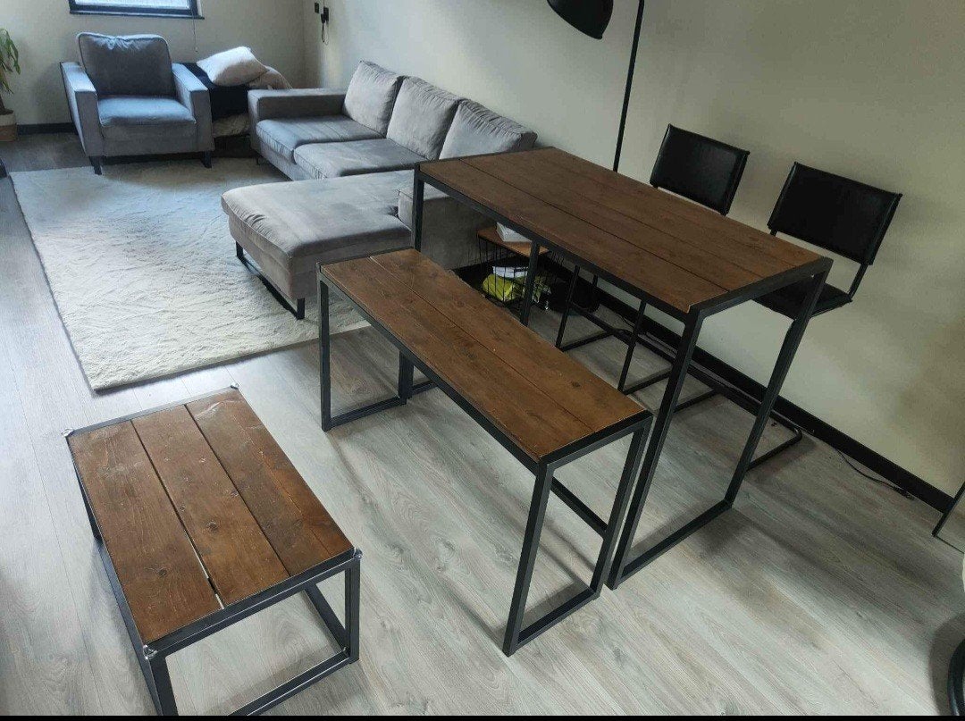 Industriële eettafel met bank en salontafel, Overige houtsoorten, Gebruikt, 150 tot 200 cm, Vier personen