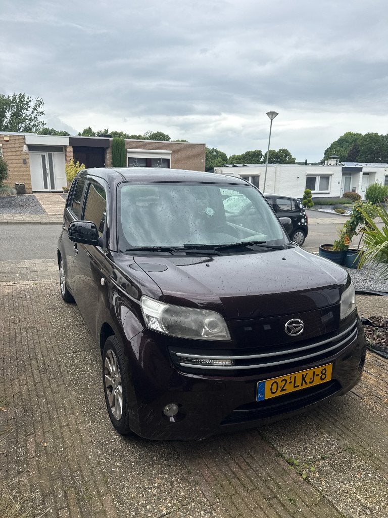 Daihatsu Materia 1.3 2010 Rood, Voorwielaandrijving, 15 km/l, 40 €/maand, 4 cilinders