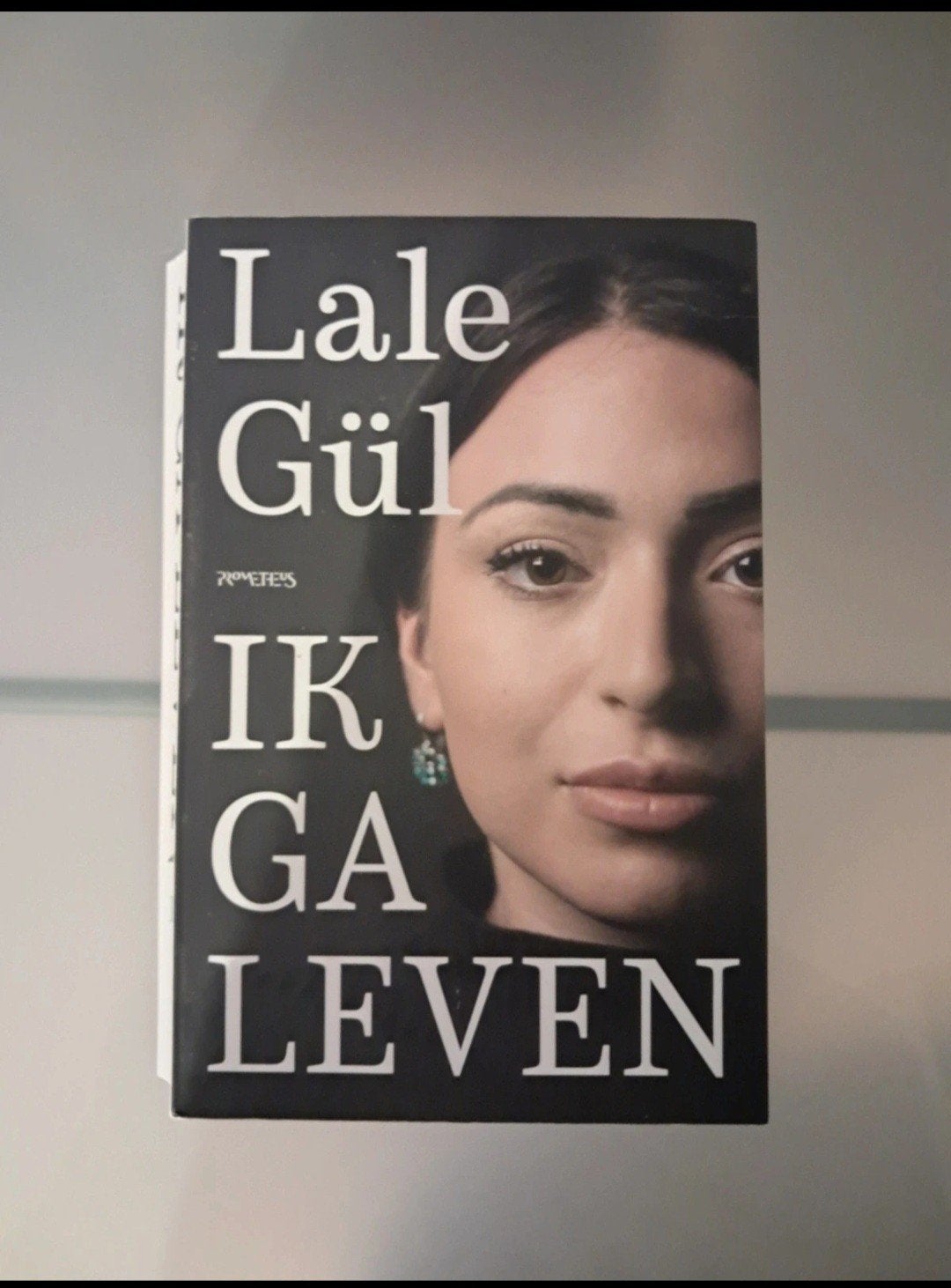 Boek ' Ik ga Leven van Lale Gül 📚, Boeken, Verzenden, Gelezen, Lale Gül, Film, Tv en Media