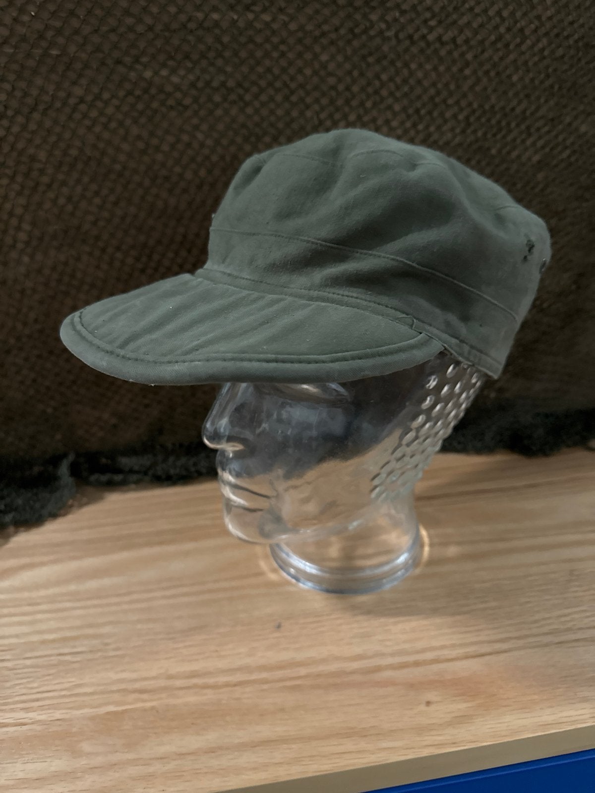 Vintage legergroene pet - Stoer en tijdloos, Ophalen of Verzenden, Gedragen, One size fits all, Pet