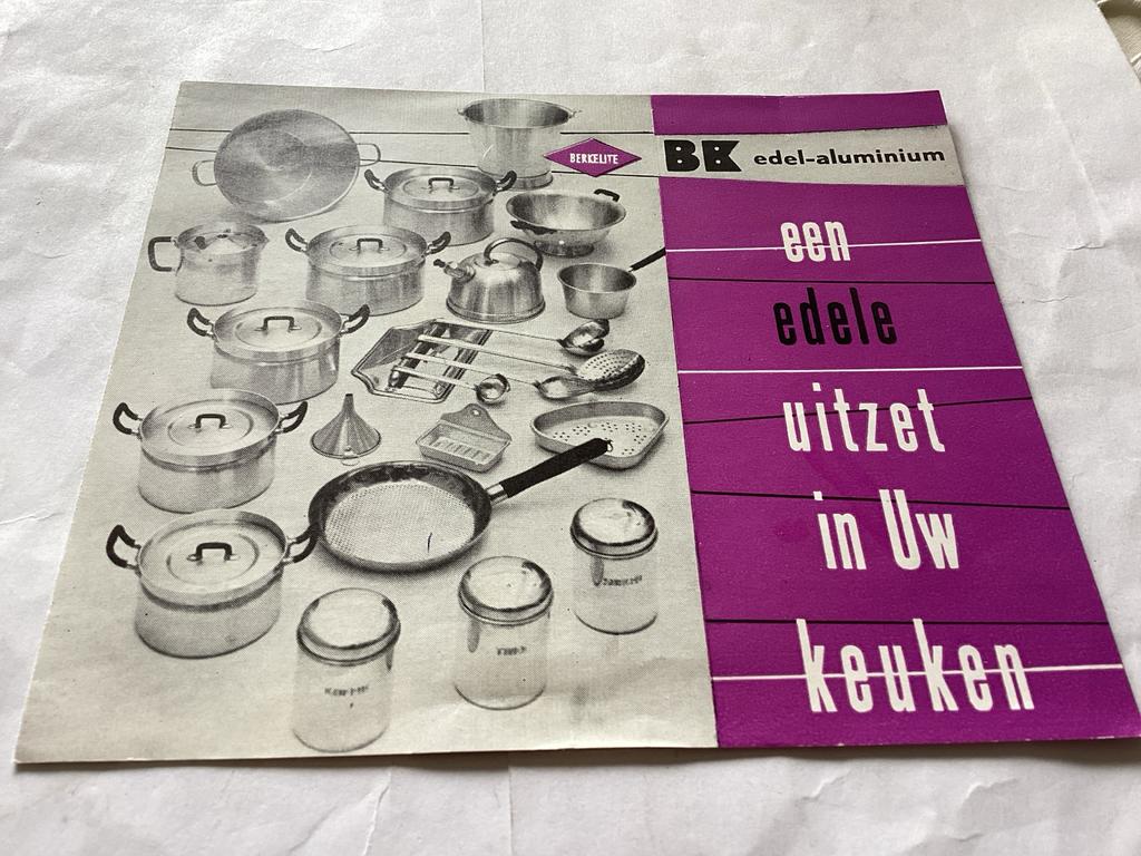 BK edel-aluminium folder - Een edele uitzet in Uw keuken 4pp, Ophalen of Verzenden, Gelezen, Folder