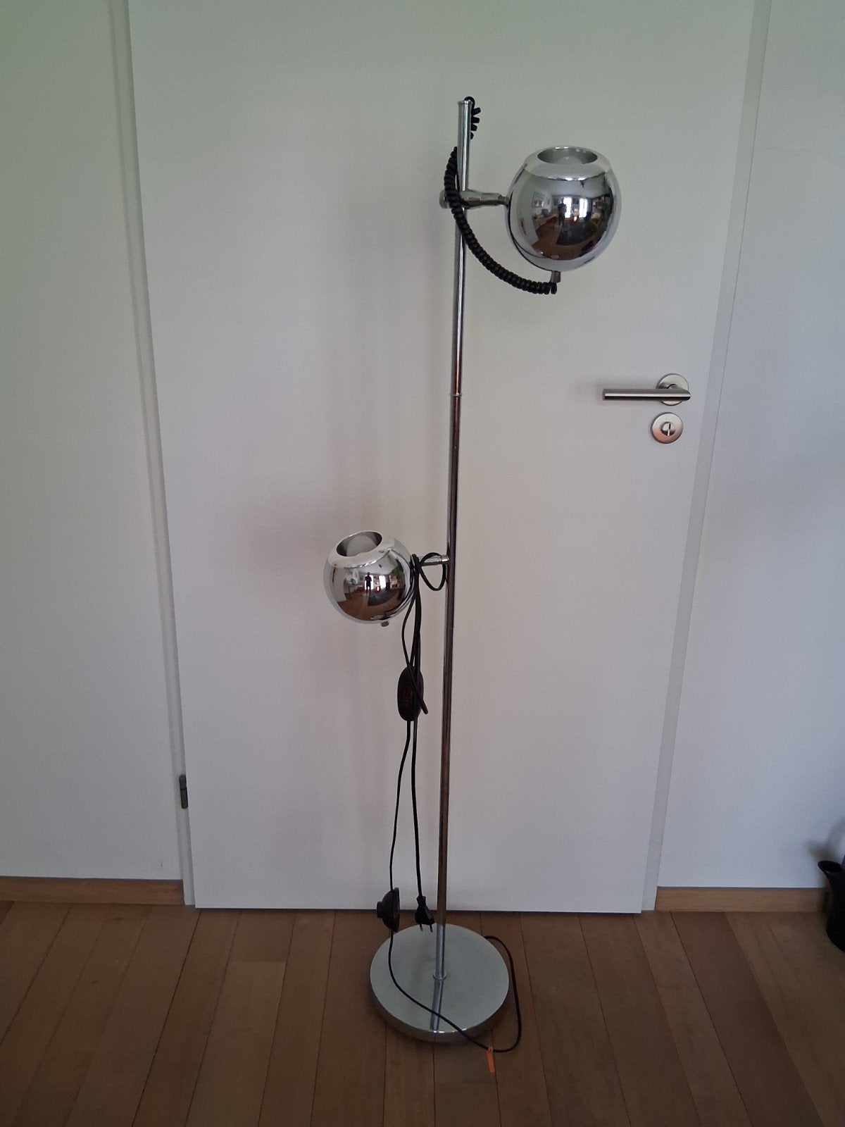 Leitmotiv Vloerlamp met 2 verstelbare spots, chroom, Huis en Inrichting, Lampen | Vloerlampen, Ophalen, Gebruikt, 100 tot 150 cm