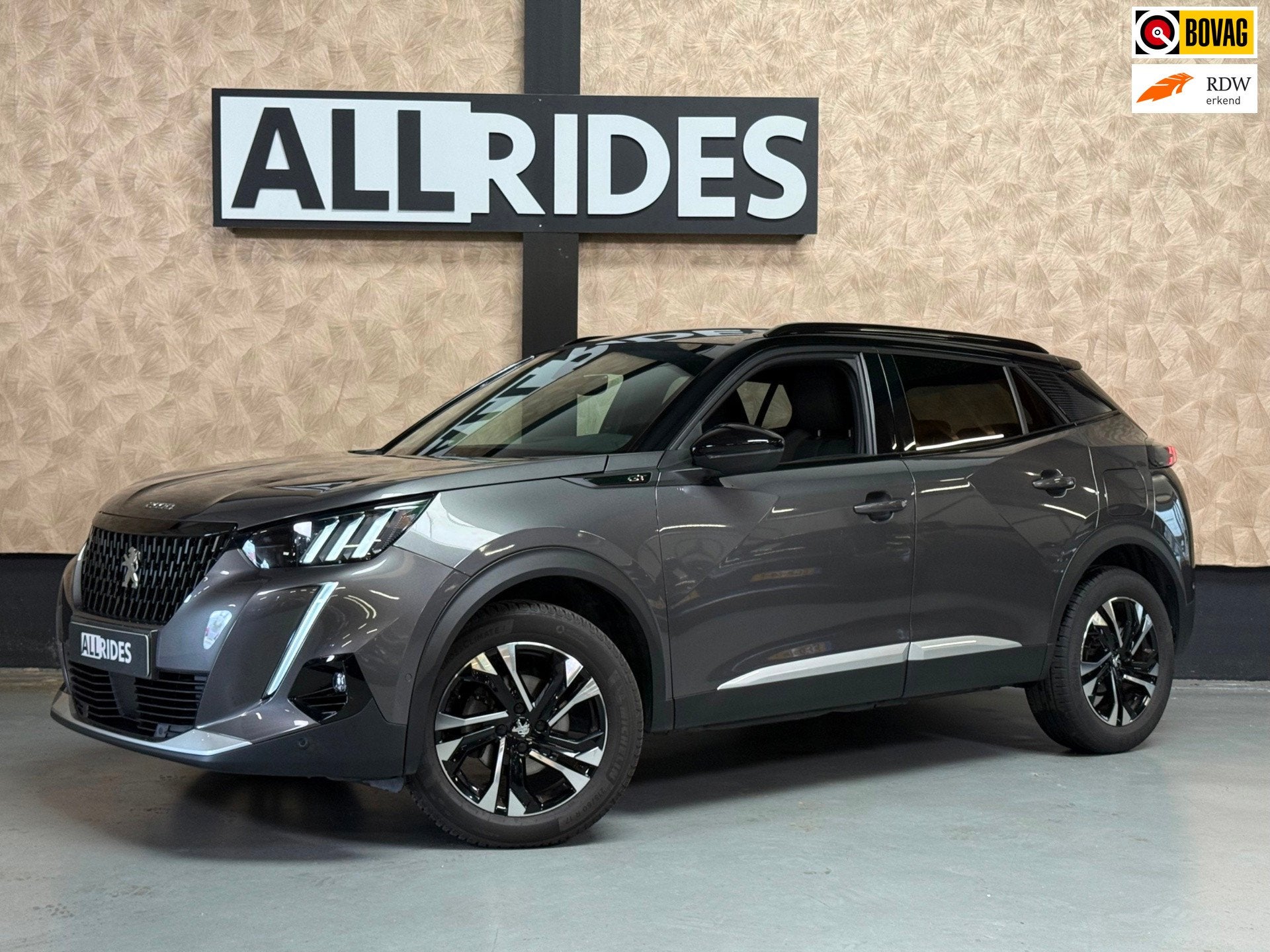 Peugeot 2008 1.2 PureTech GT | Automaat | Camera | Cruise |, Dealer onderhouden, Gebruikt, 1199 cc, Parkeersensor